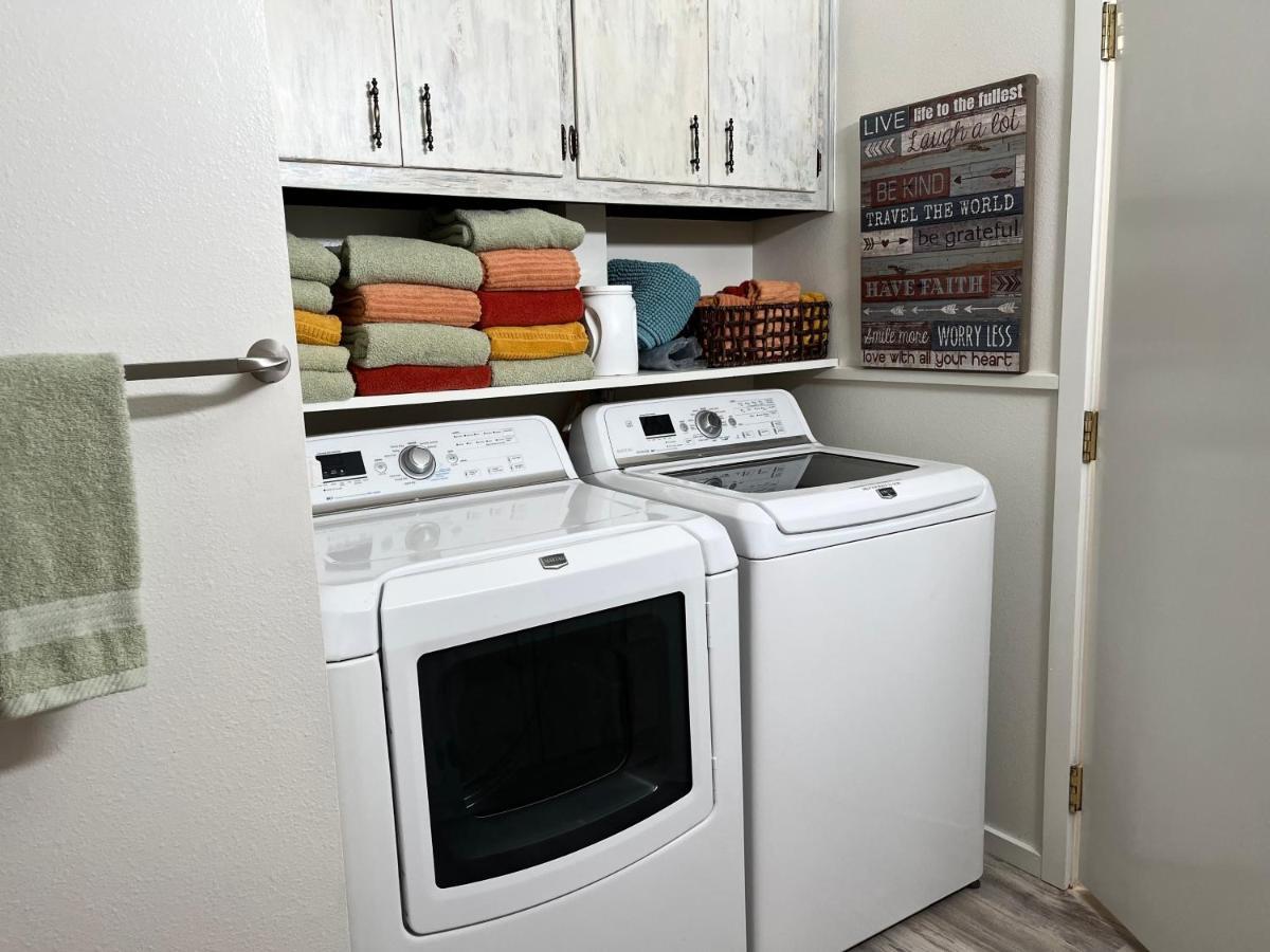 Cheerful 3 Bedroom On A Park 10 Miles From Eugene Creswell Exterior photo